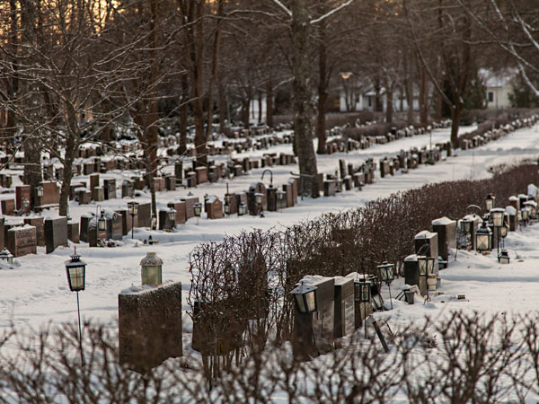 Puolimatkan hautausmaa